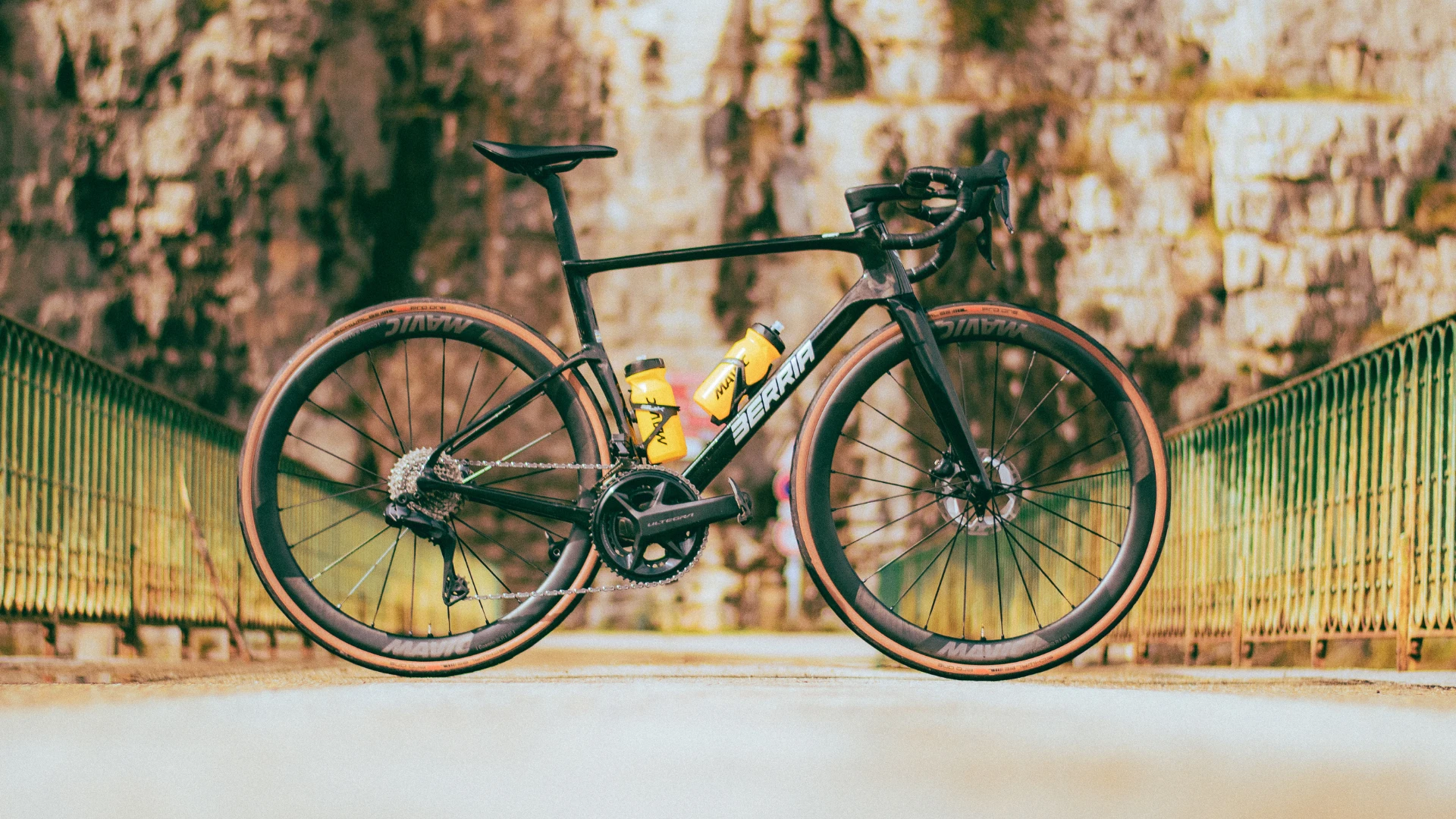 Mavic -Mavic e18d59f836d6a37ab3ed8eee8bf3 1 1 3 1 3 1 2 1.png